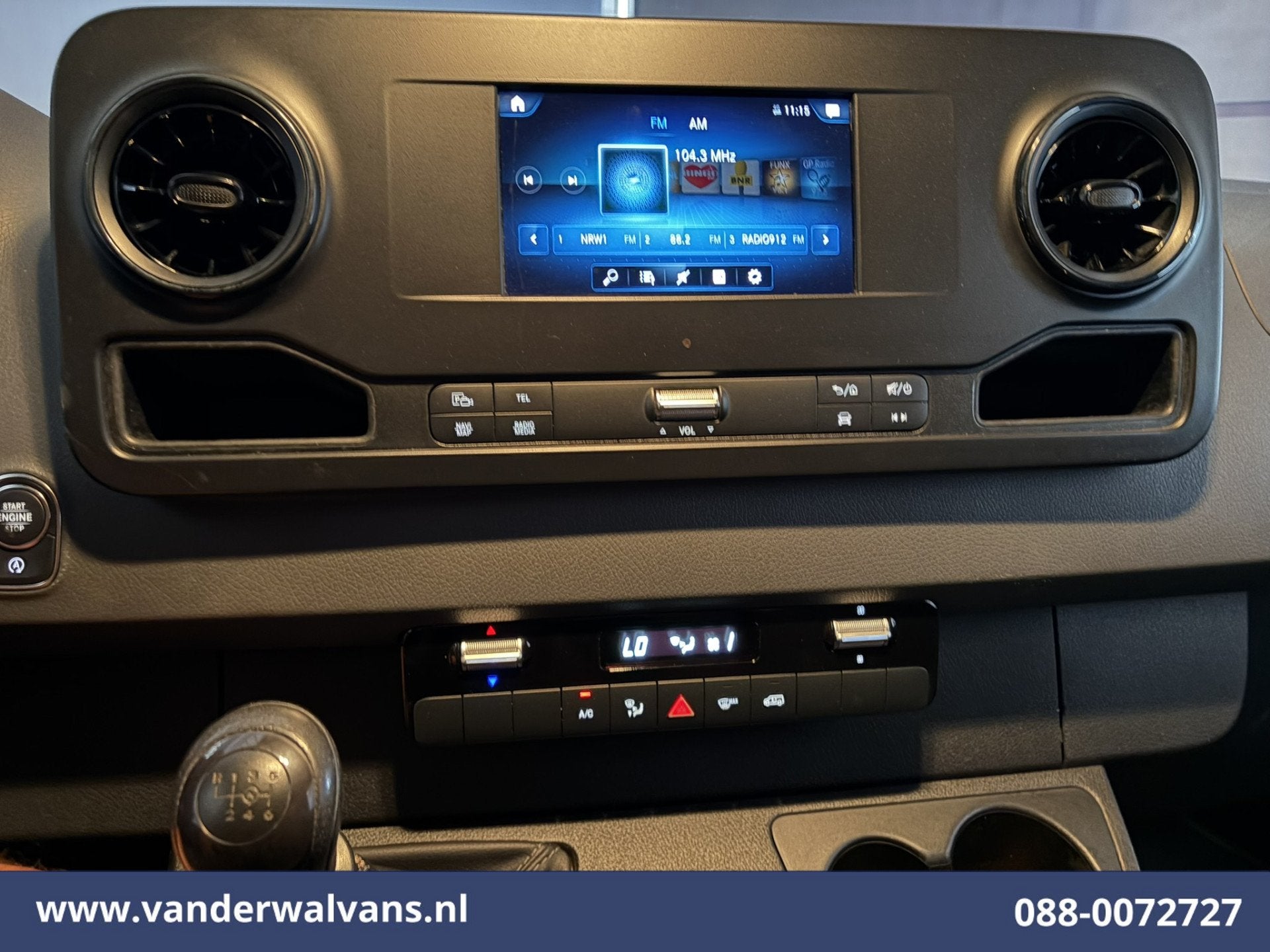 Mercedes-Benz Sprinter 314 CDI 143pk L2H2 Euro6 Airco | Navi, Achterwielaandrijving, 2000 kg, Zwart, Bedrijf