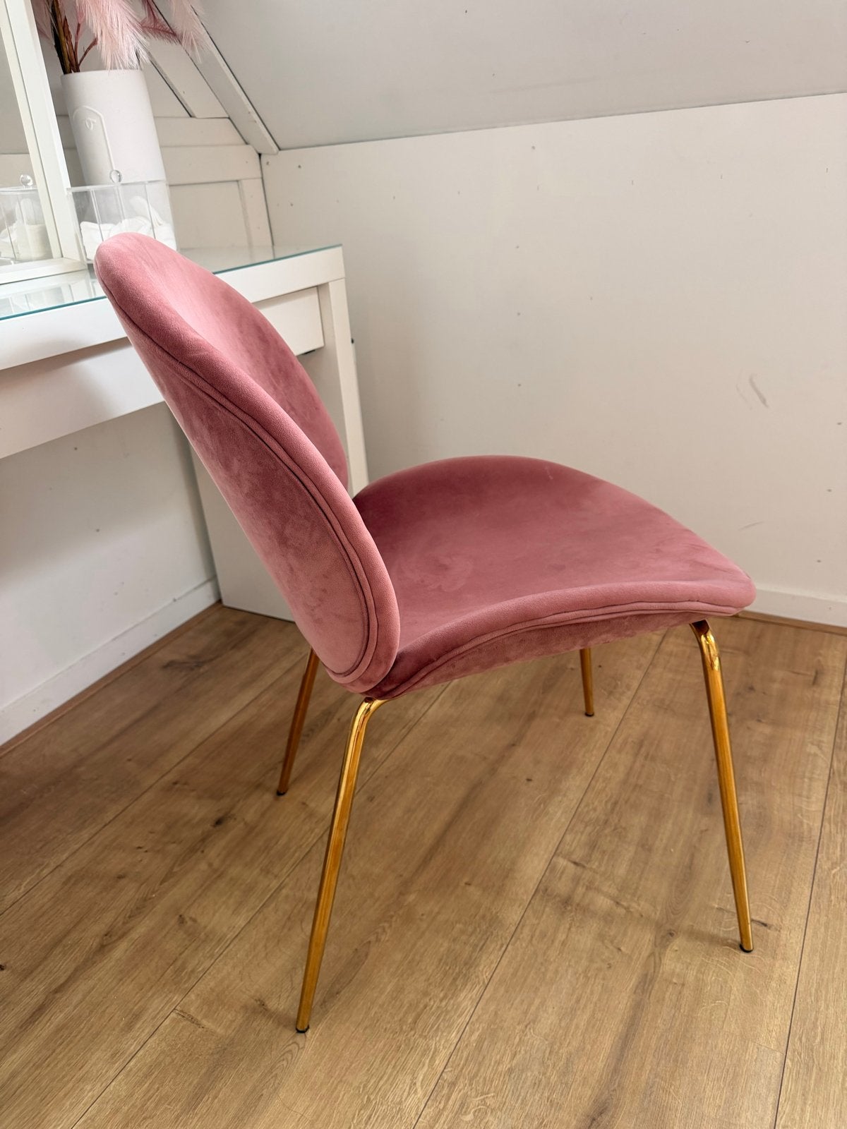 Velours roze stoel met gouden poten, Overige kleuren, Ophalen of Verzenden, Zo goed als nieuw, Eén