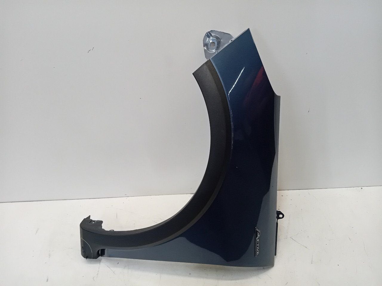 Spatbord links voor Ford Fiesta, Onderdelen@venauto.nl, Van der Ven Autorecycling B.V., Gebruikt, Ettenseweg 76, 4706 PB Roosendaal, The Netherlands