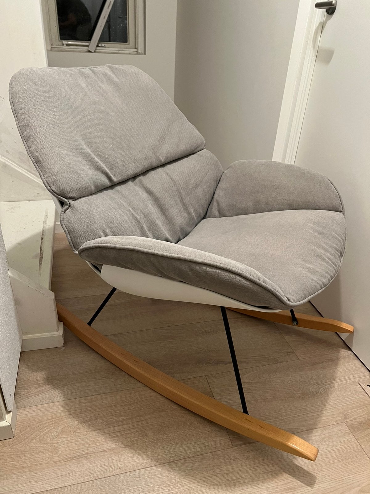 Schommelstoel babykamer voedingsstoel Childhome, Huis en Inrichting, Stoelen, Ophalen, Overige materialen, Gebruikt, Eén