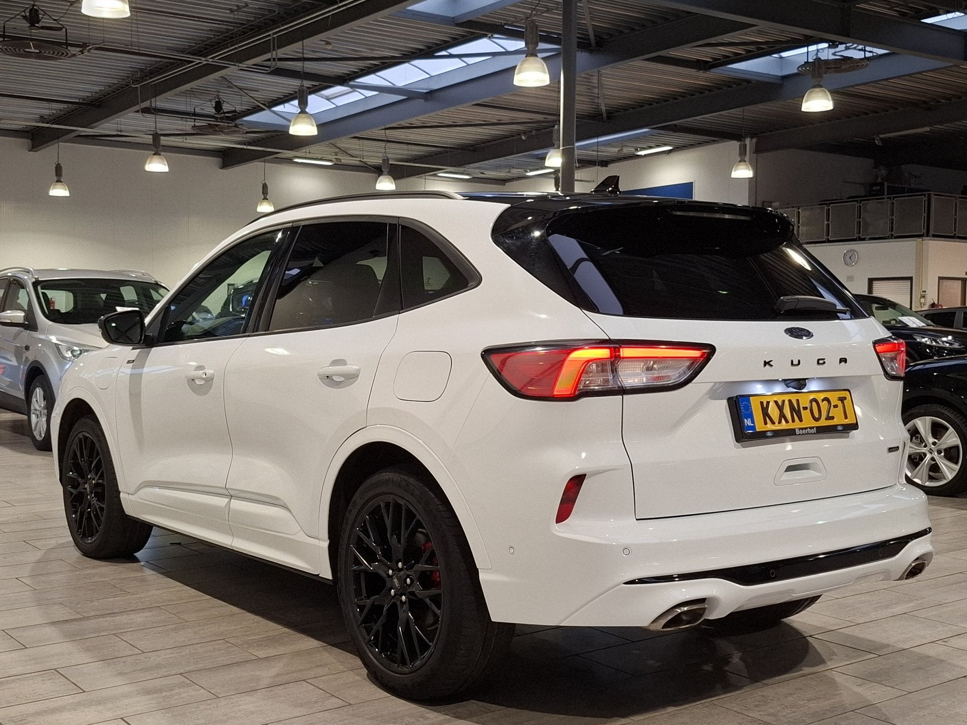 Ford Kuga 2.5 PHEV 225 pk ST-Line X | Adapt. Cruise | LED |, 12 maanden, Gebruikt, 4 cilinders, Wit