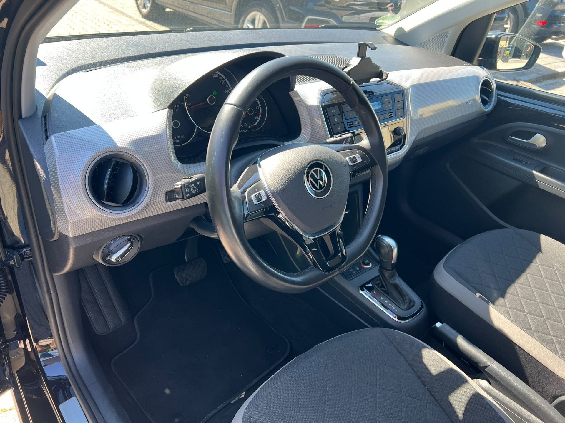 Volkswagen e-Up! e-up pdc, cruise, camera, stoelverw, clima, Stof, Gebruikt, Onderhoudsboekje, Hatchback