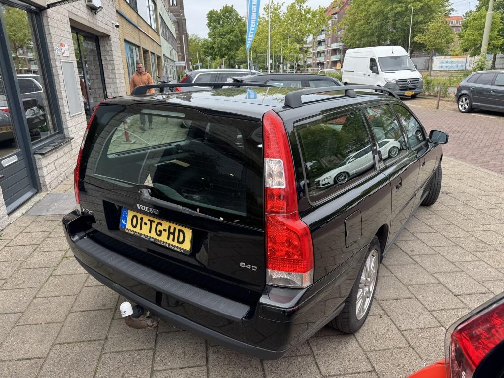 Volvo V70 2.4D Edition Leer Navi Trekhaak (bj 2006), Auto's, 15 km/l, 1535 kg, 168 €/maand, Euro 4