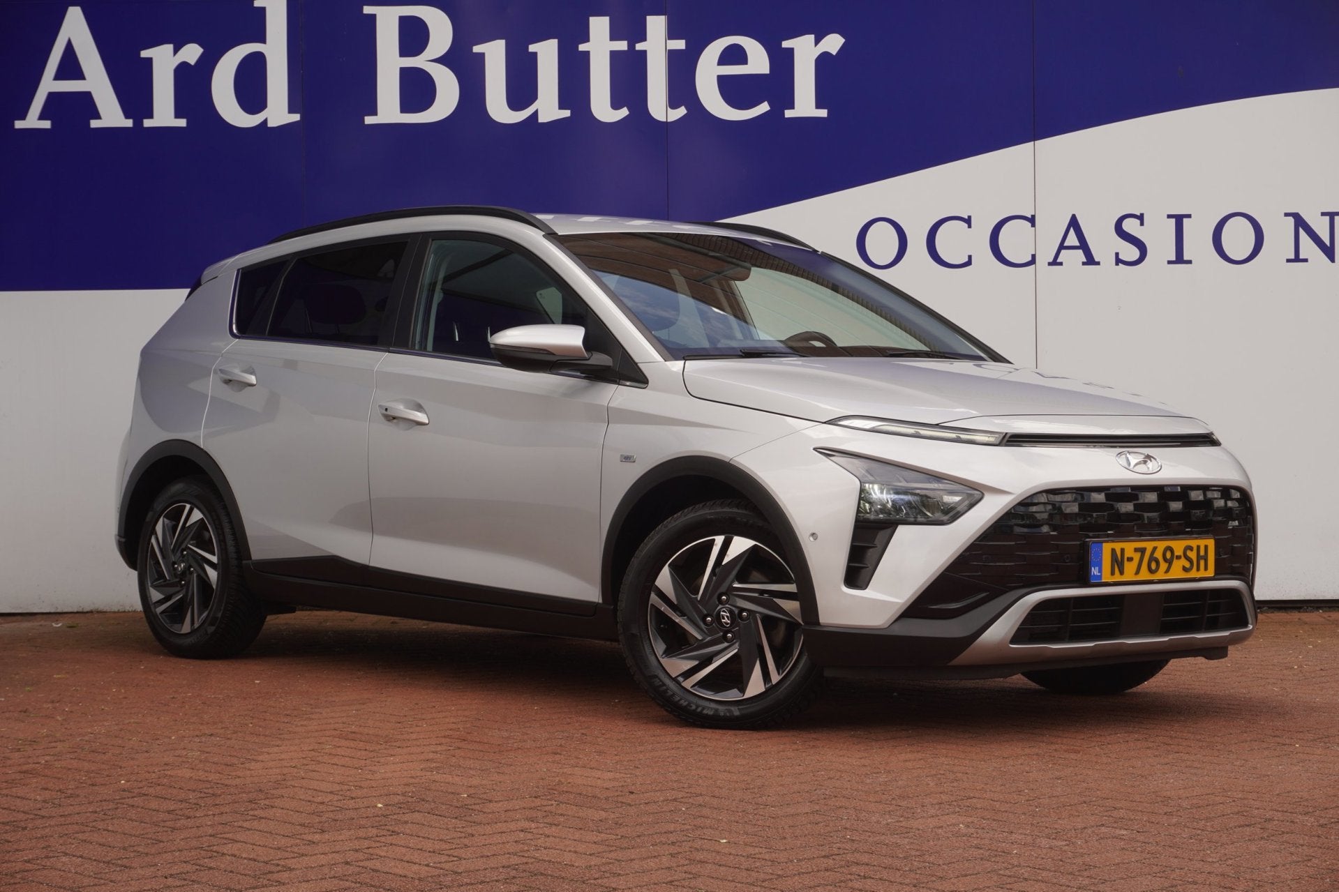 Hyundai Bayon 1.0 T-GDI Premium+Led+breed-navigatie+camera+s, Auto's, Voorwielaandrijving, 450 kg, Gebruikt, 1095 kg