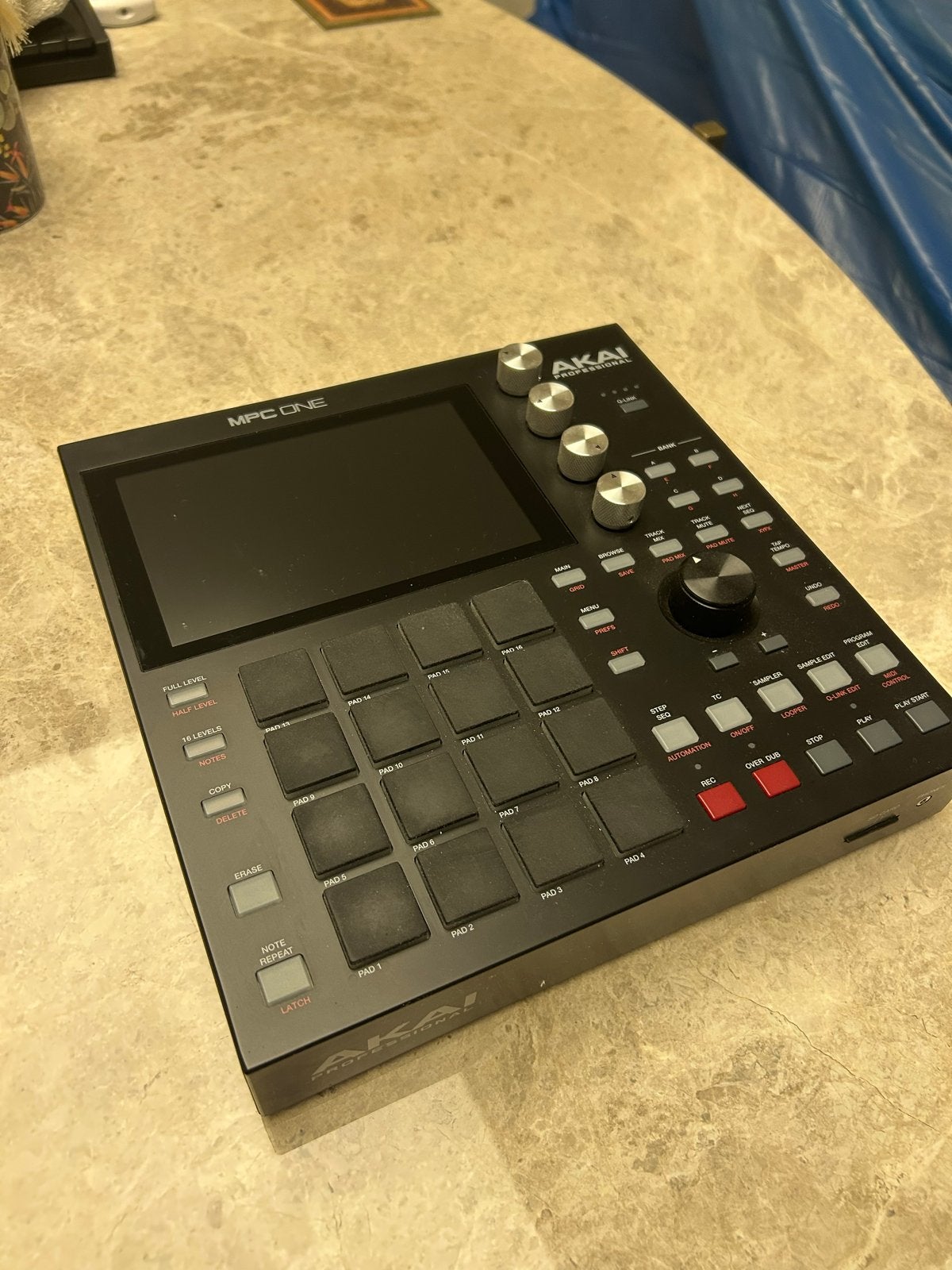 Akai MPC One - Sampler en MIDI Controller - ZGAN, Muziek en Instrumenten, Midi-apparatuur, Ophalen of Verzenden, Zo goed als nieuw