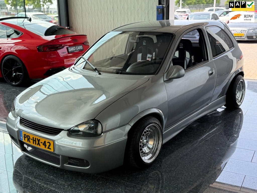 Opel Corsa 1.4i-16V Sport Nieuwstaat! Origneel NL nap gsi, 450 kg, Gebruikt, 4 cilinders, Metallic lak