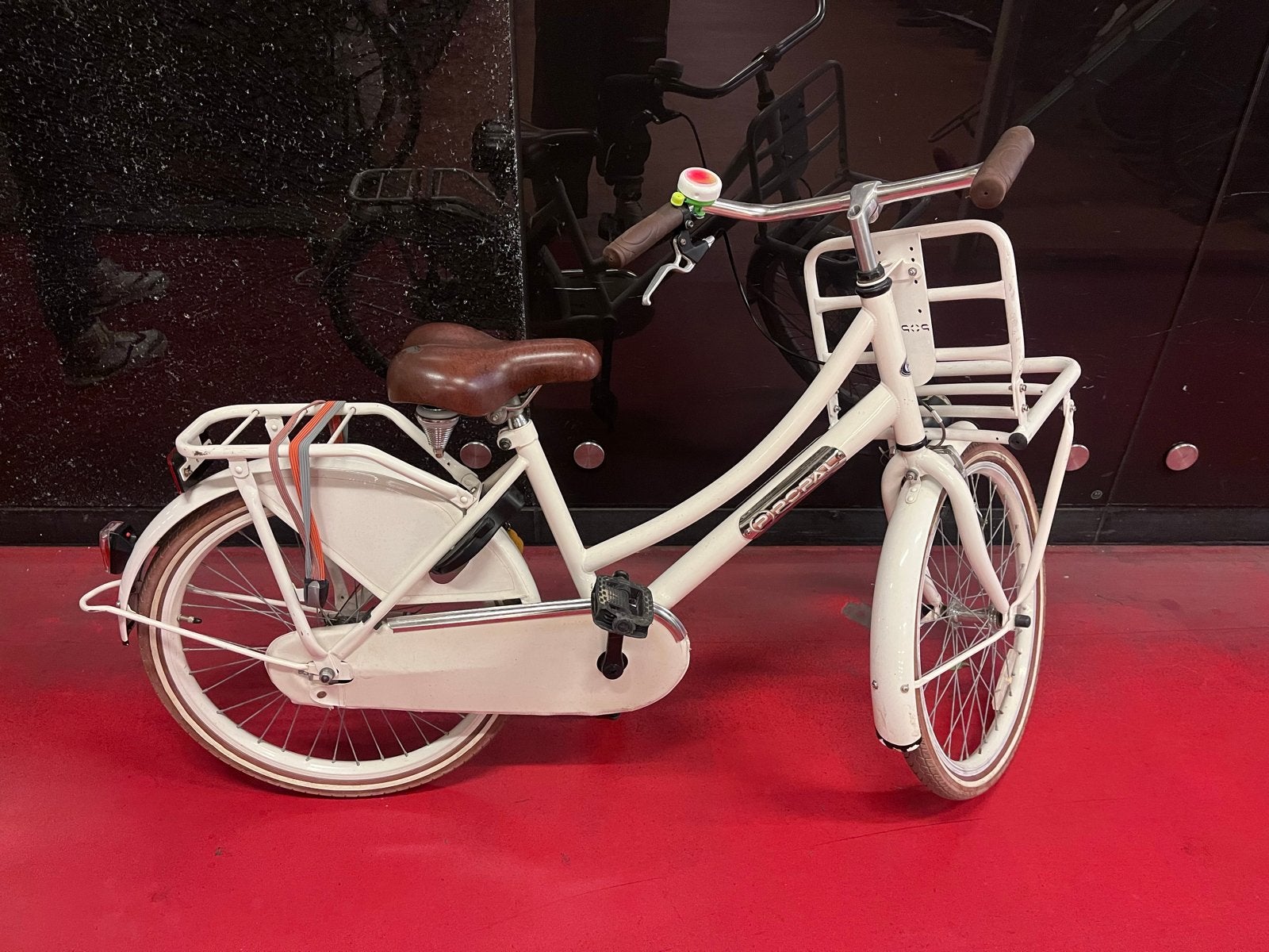 Popal kinderfiets wit met voordrager en achterdrager, Fietsen en Brommers, Fietsen | Dames | Damesfietsen, 50 tot 53 cm, Ophalen