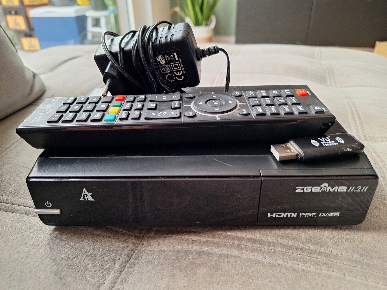 Zgemma H.2H ontvanger met afstandsbediening en wifi-dongle, Ophalen of Verzenden, Gebruikt, Decoder