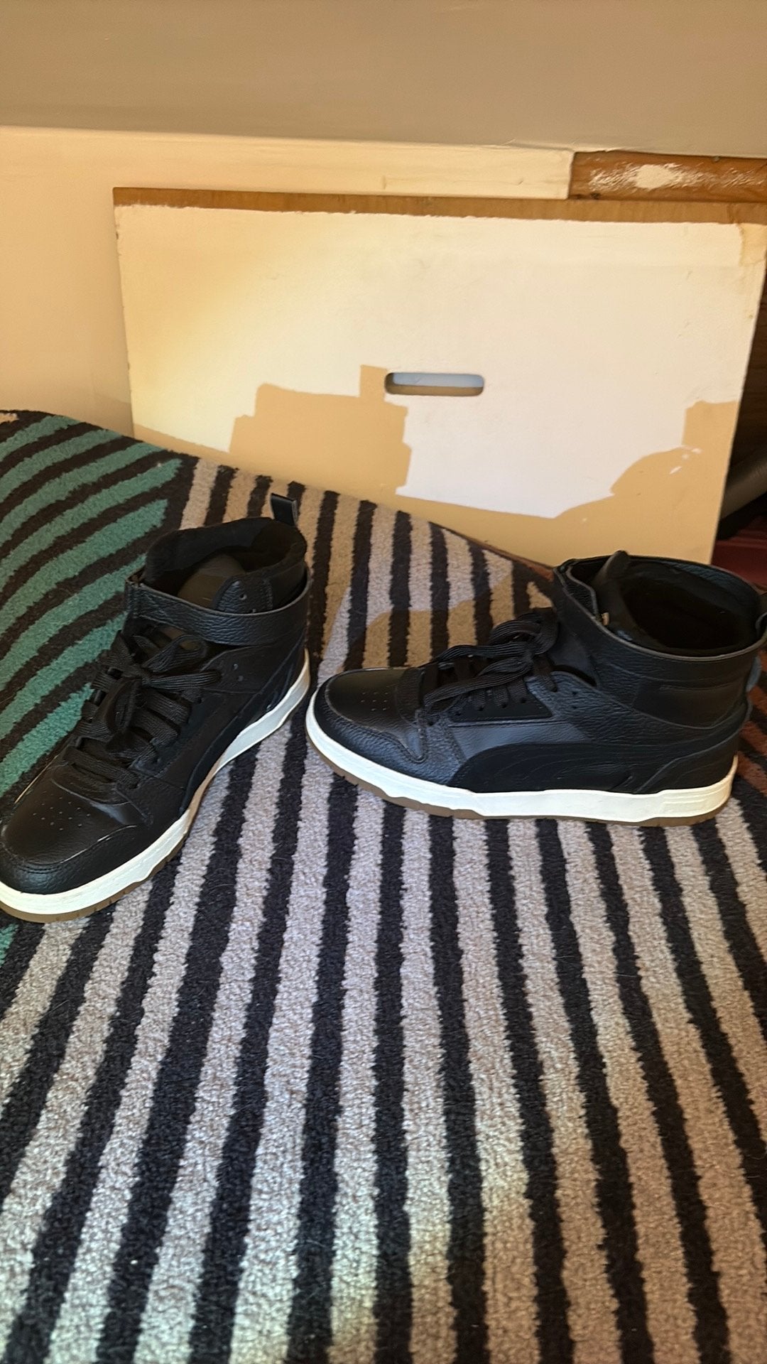 Puma jongens schoenen, Kleding | Heren, Zwart, Ophalen of Verzenden, Sneakers of Gympen, Zo goed als nieuw