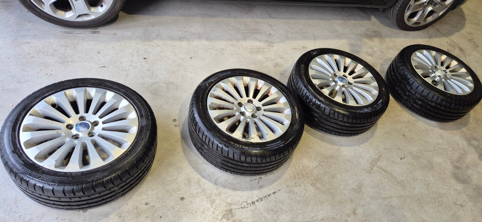 Ford Mondeo MK4 Velgen niet super mooi, banden goede staat, Auto-onderdelen, Ophalen, Gebruikt, Banden en Velgen, 17 inch