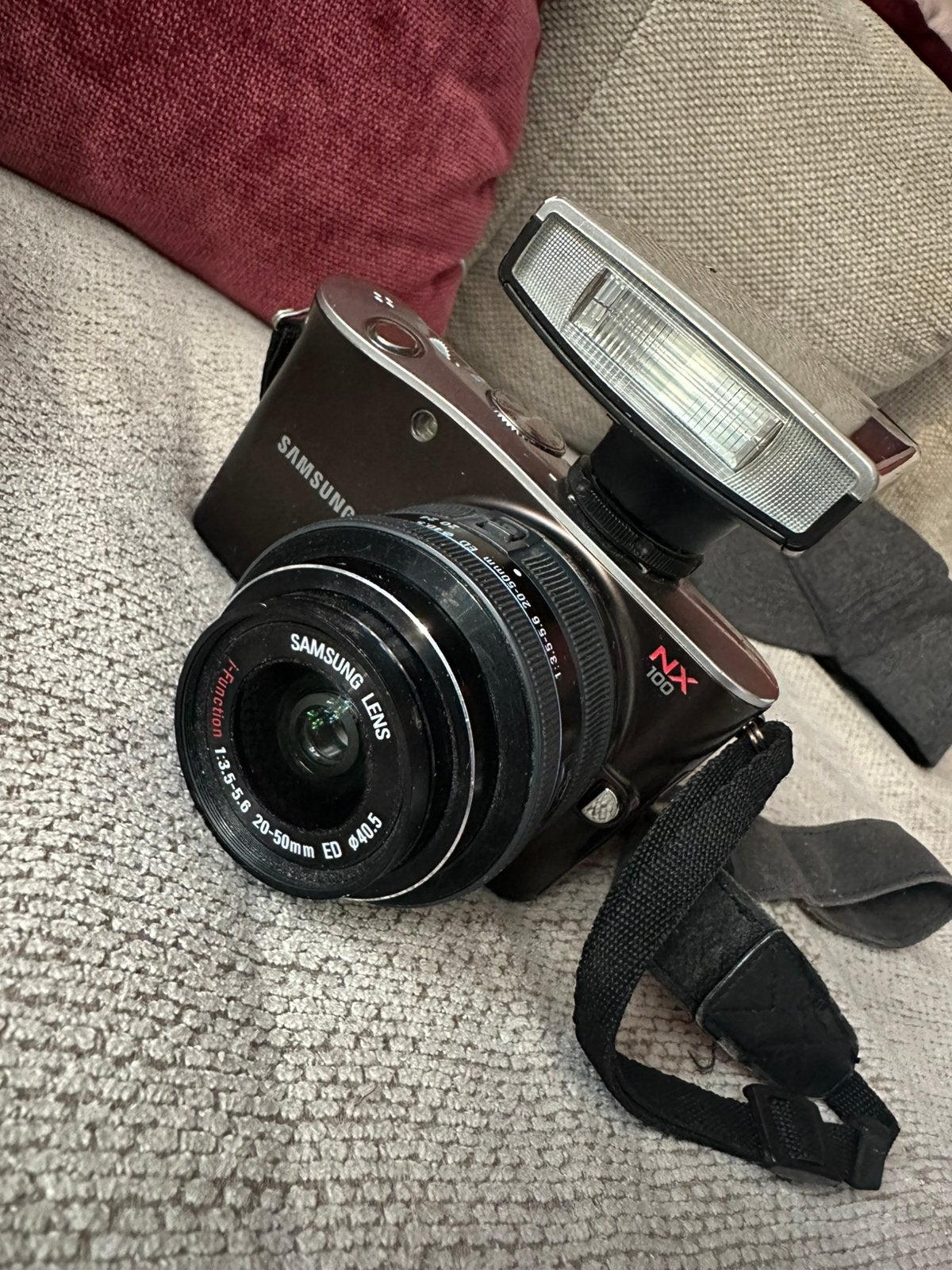 Samsung NX100, Ophalen of Verzenden, Zo goed als nieuw, Samsung, 8 keer of meer