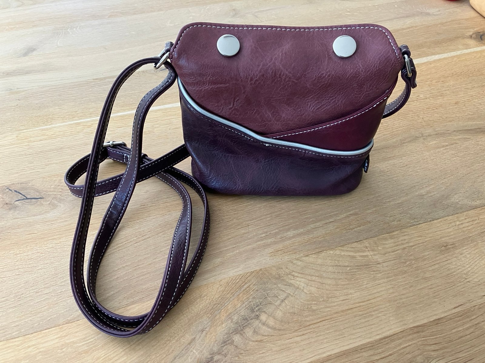 Handtasje merk NOINOI, Sieraden, Tassen en Uiterlijk, Tassen | Damestassen, Ophalen of Verzenden, Zo goed als nieuw, Handtas
