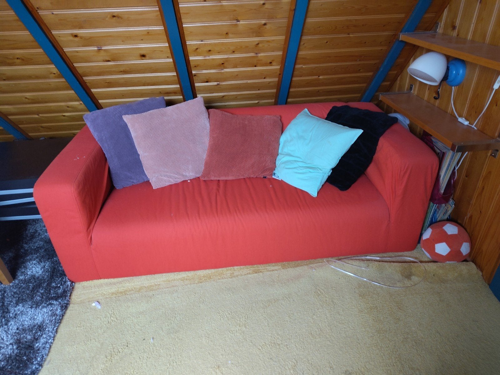 Comfortabele rode tweezitsbank, Ophalen, Gebruikt, 150 tot 200 cm, Tweepersoons