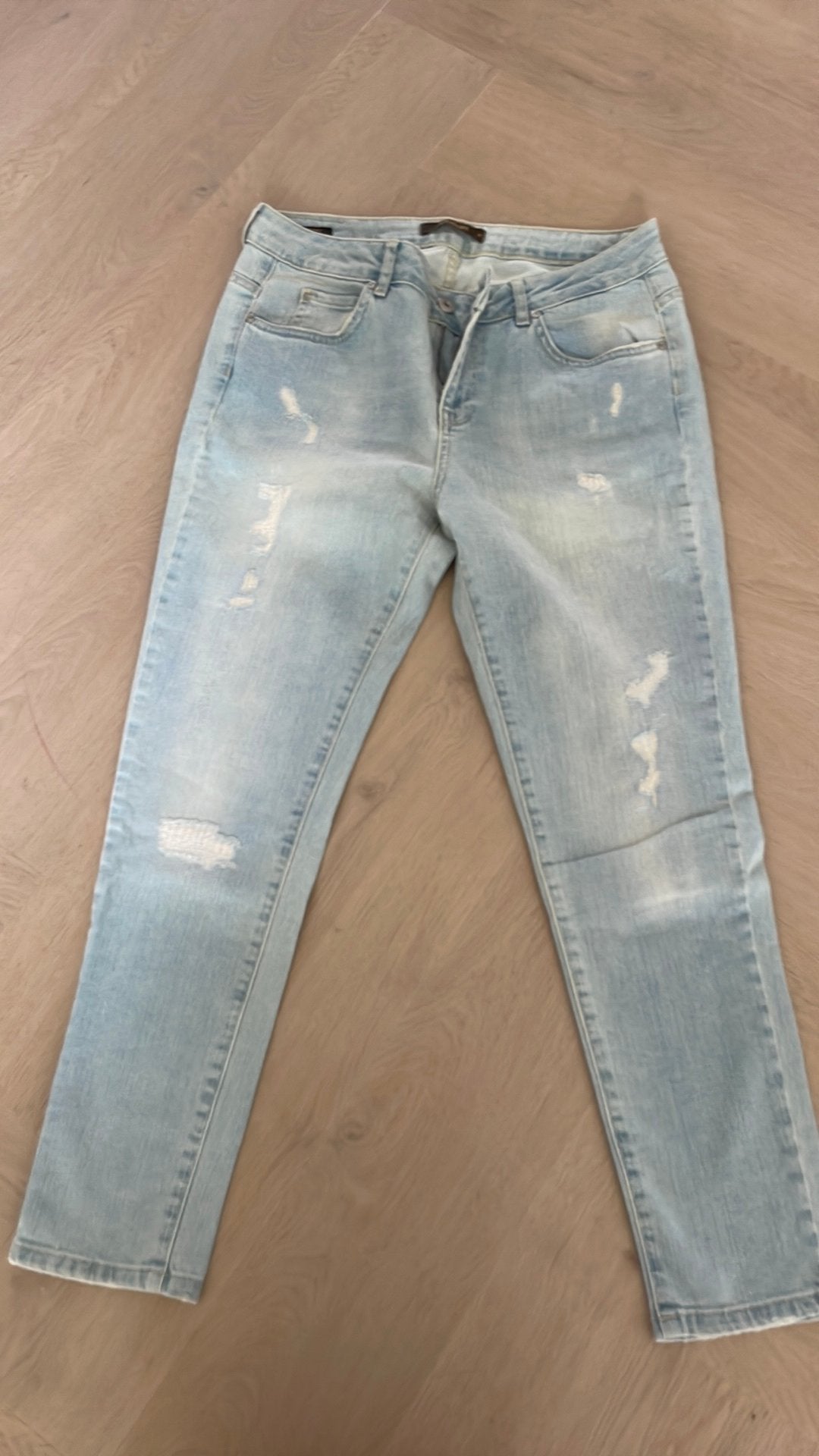 Nieuwe dames spijkerbroek mt 32 van supertrash, Ophalen of Verzenden, Nieuw, Blauw, W30 - W32 (confectie 38/40)