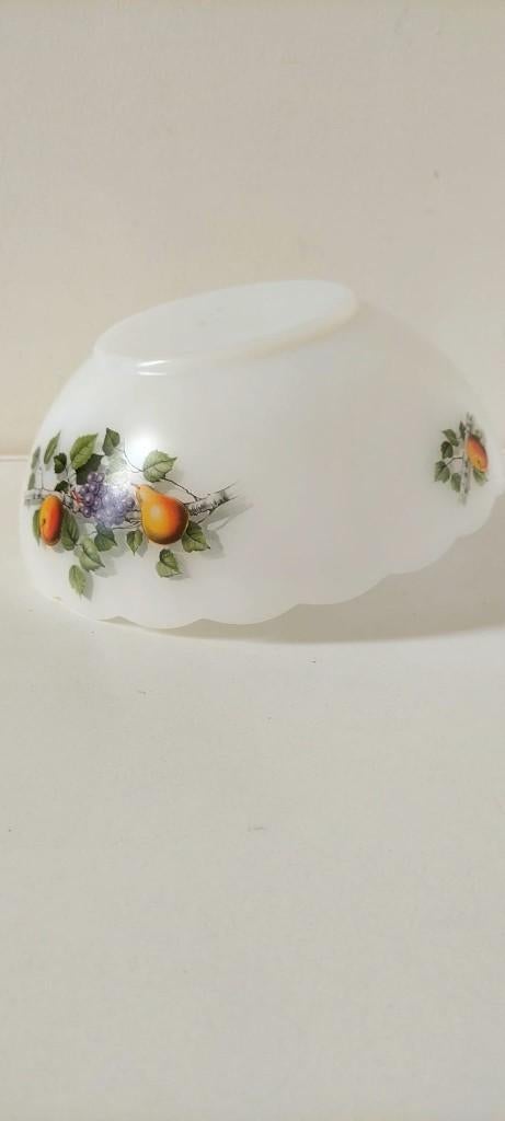 Arcopal geschulpte schaal Fruits Melkglas retro 70s Ø 22 cm, Eu, Gebruikt, Eu, Ophalen of Verzenden