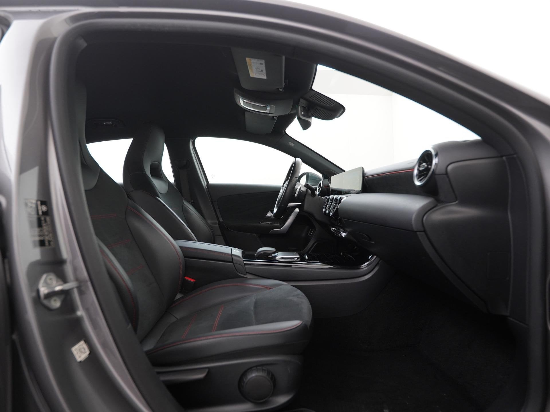 Mercedes-Benz A-klasse 250e AMG Line | Camera | Widescreen |, Auto's, Gebruikt, 4 cilinders, Leder en Stof, Bedrijf