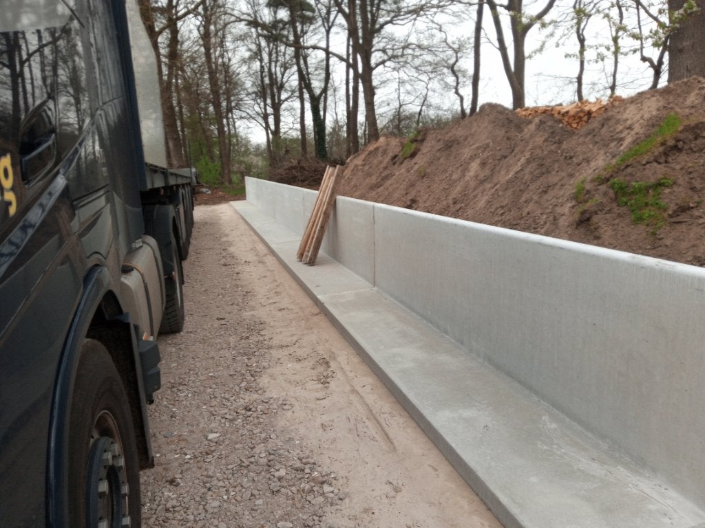 Nieuwe betonnen keerwanden - uit voorraad leverbaar, Verzenden, 25 cm of meer, Biels, 50 cm of meer
