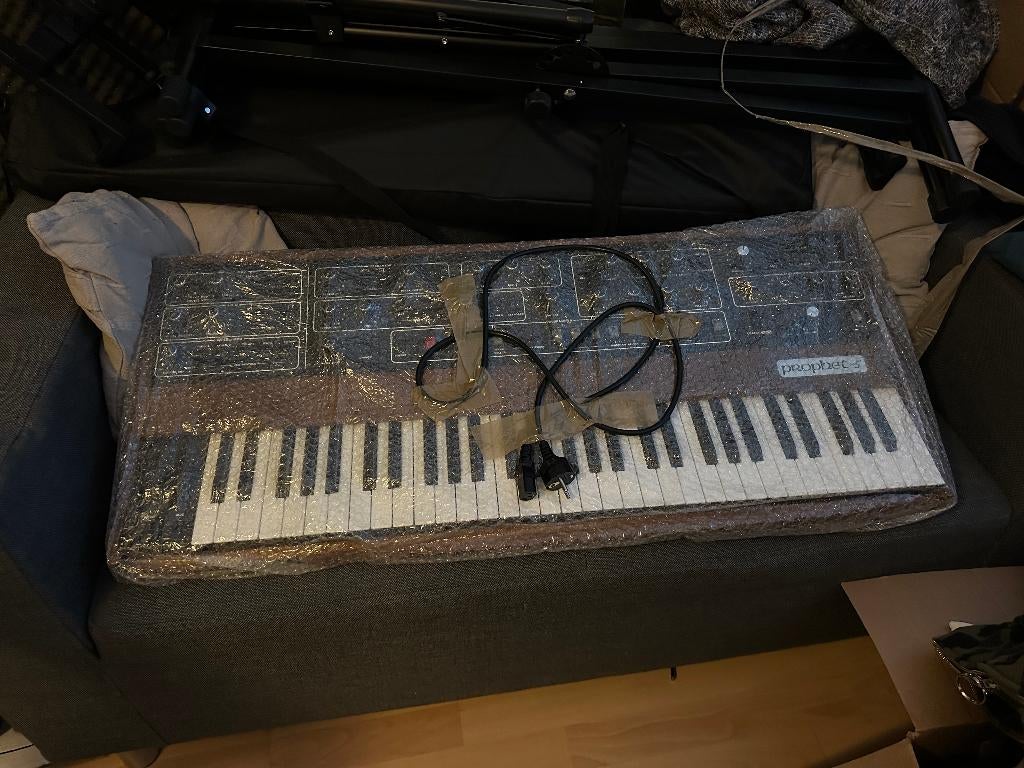 Sequential Prophet-5 synthesizer - Iconische Analoge Synth, Muziek en Instrumenten, Ophalen, Zo goed als nieuw, 61 toetsen, Overige merken