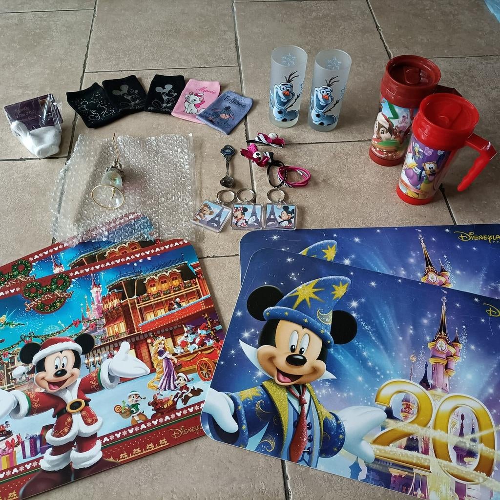 Verschillende Disney spullen, zoals glazen, placemats, Ophalen of Verzenden, Zo goed als nieuw