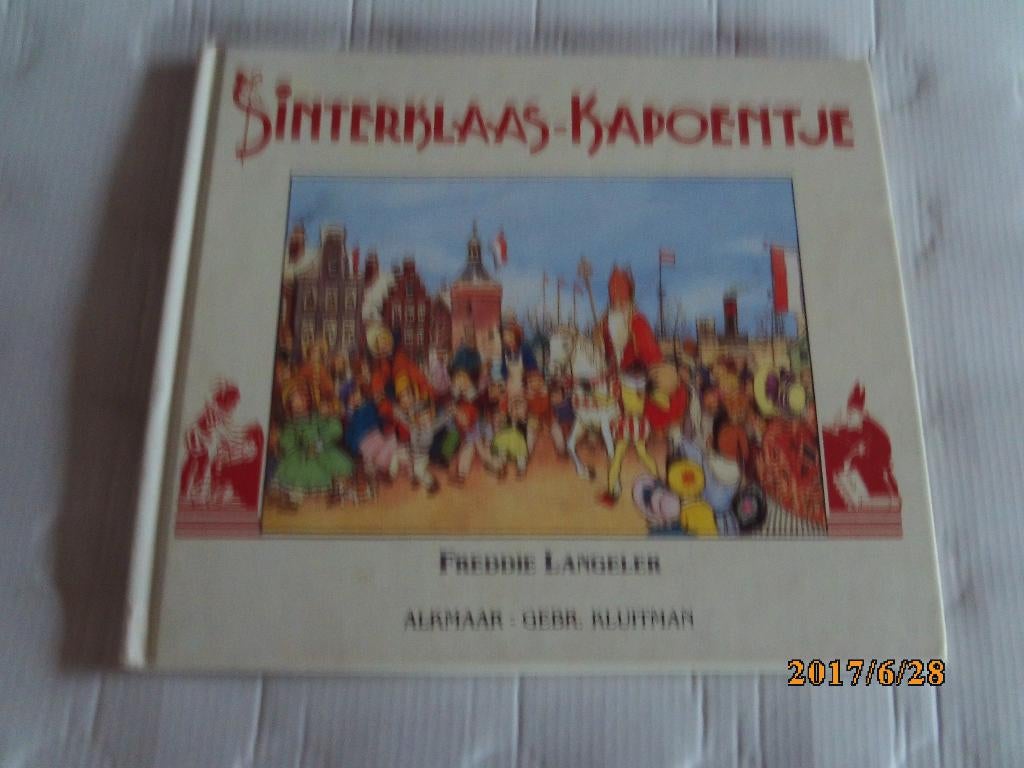 sinterklaas-kapoentje - freddie langerer, Ophalen of Verzenden, Zo goed als nieuw