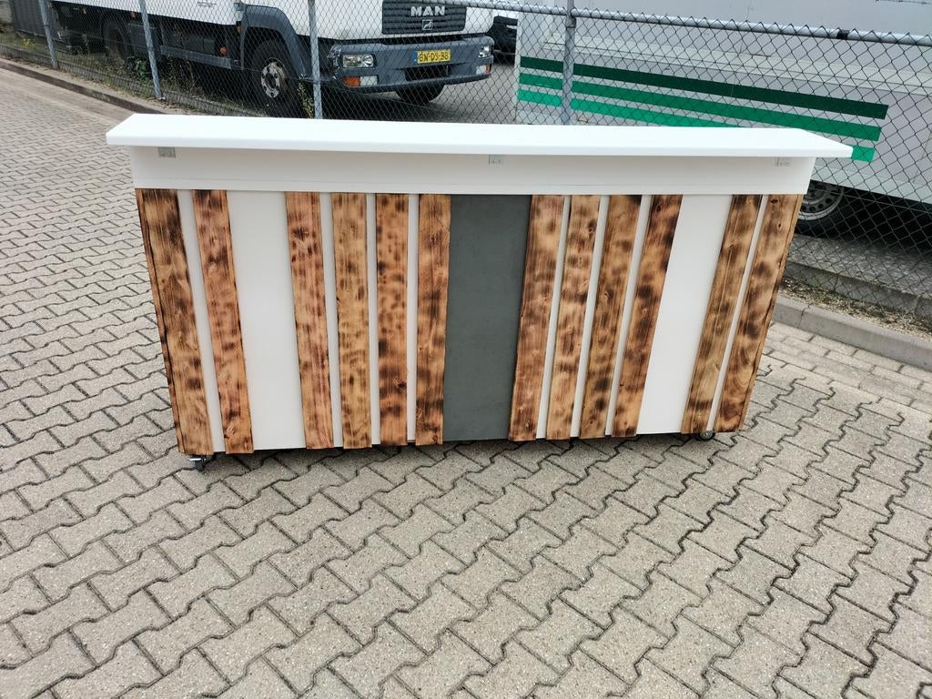 Verrijdbare houten bar met wasbak en koelkastruimte, Ophalen of Verzenden, Gebruikt
