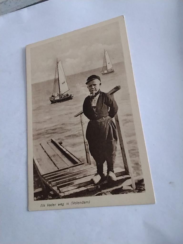 VOLENDAM. ALS VADER WEG IS, Ophalen of Verzenden, Voor 1920, Noord-Holland