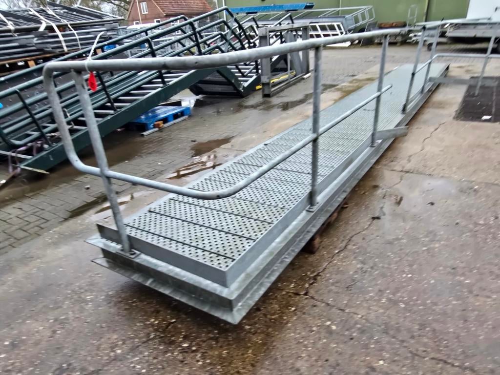 Stalen bordes gegalv. 9,55 mtr. Nor023, Ophalen, Minder dan 2 meter