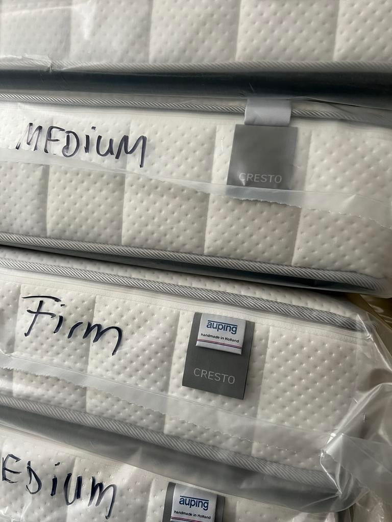 Auping cresto 90 x210 soft en ex-firm 2 voor € 750,-, Huis en Inrichting, Ophalen, Nieuw