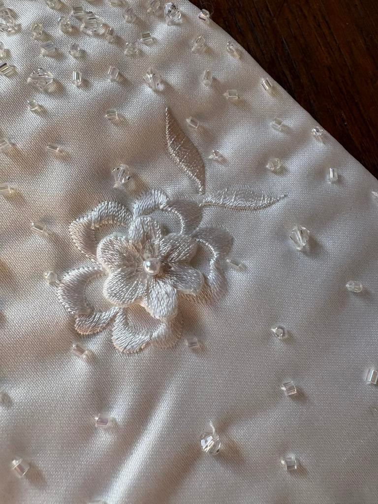 Stola  ivoorwit met borduursel/pailletten, Kleding | Dames, Ophalen of Verzenden, Zo goed als nieuw, Accessoires