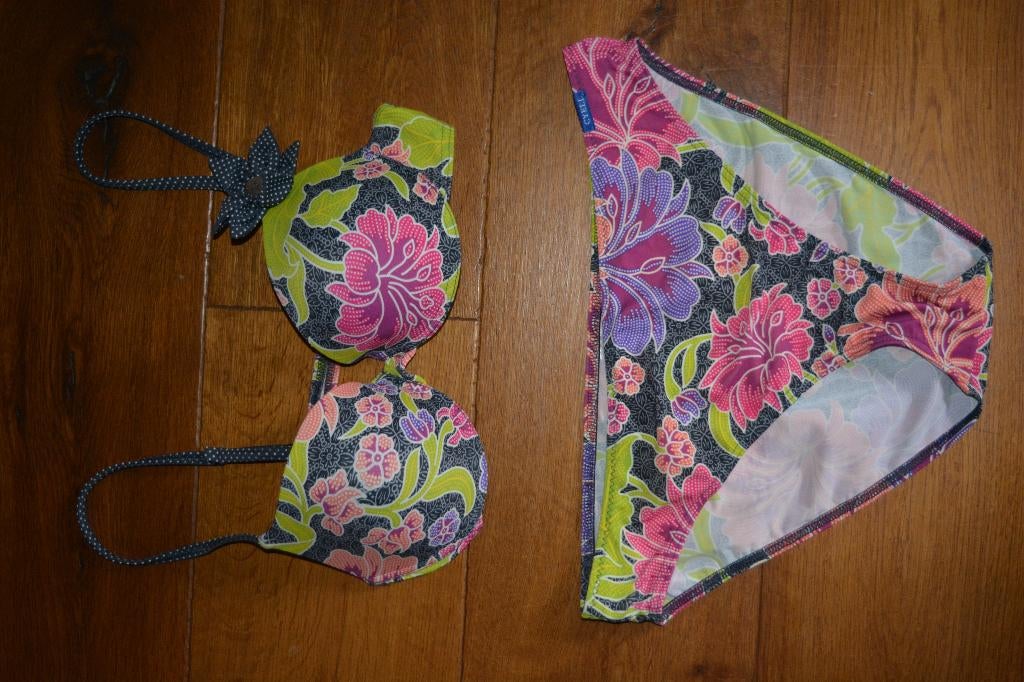 Cyell, leuke vlotte bikini, slip mt 40, top 38C, Overige kleuren, Ophalen of Verzenden, Zo goed als nieuw, Cyell