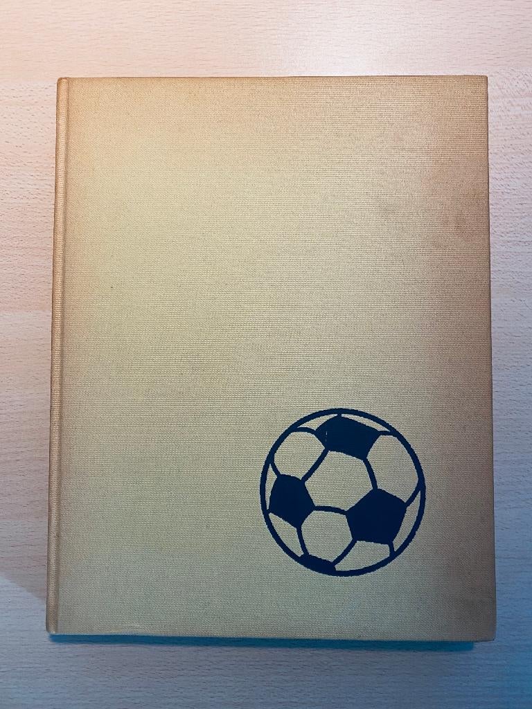 Europa Cup 71/72 (Hans Molenaar), Boeken, Sportboeken, Gelezen, Balsport, Ophalen of Verzenden