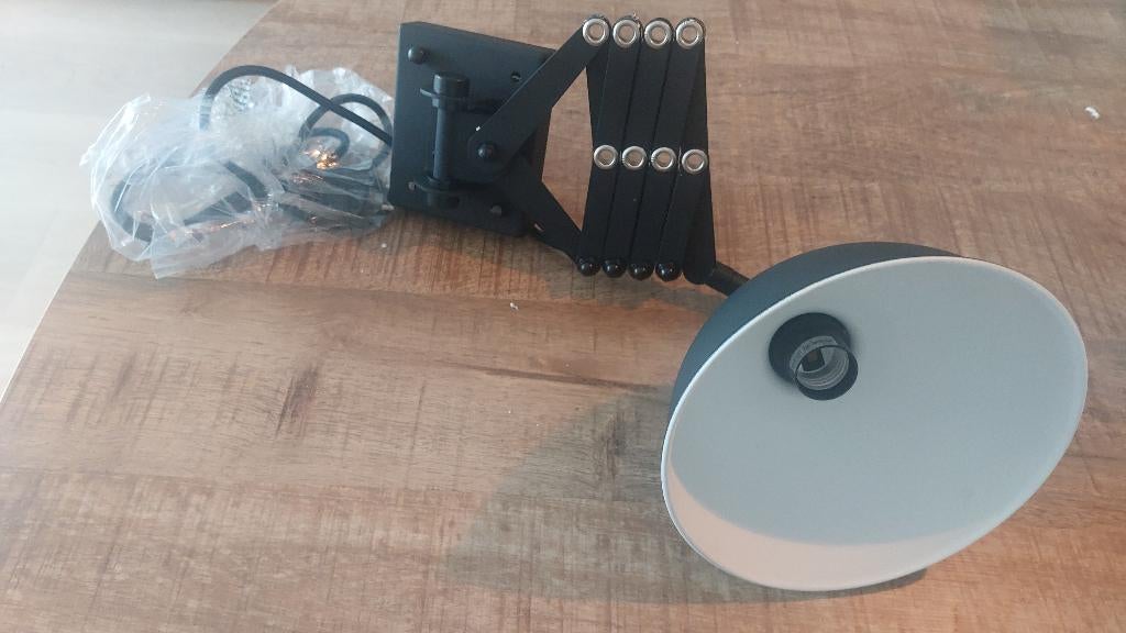 Te koop, wandlamp Bodilson. NIEUW!!, Huis en Inrichting, Lampen | Wandlampen, Ophalen of Verzenden, Nieuw, Metaal