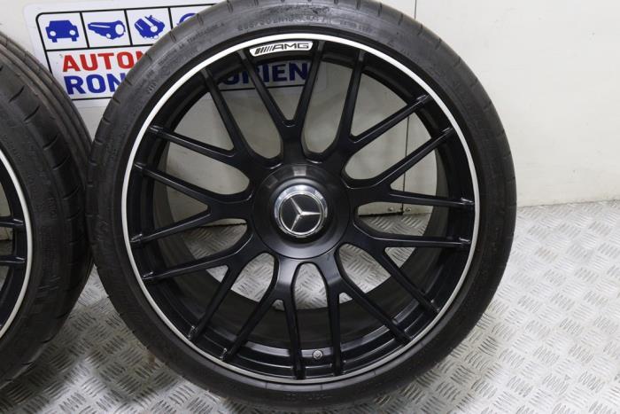 Sportvelgenset + banden van een Mercedes C-Klasse (C-Klasse, 12 maanden garantie, Gebruikt, -, -