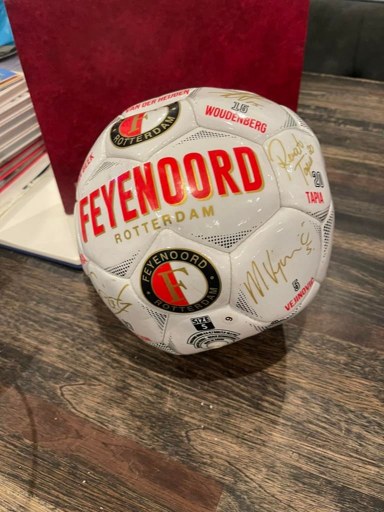 Feyenoord bal met handtekeningen, Ophalen, Zo goed als nieuw, Feyenoord, Overige typen