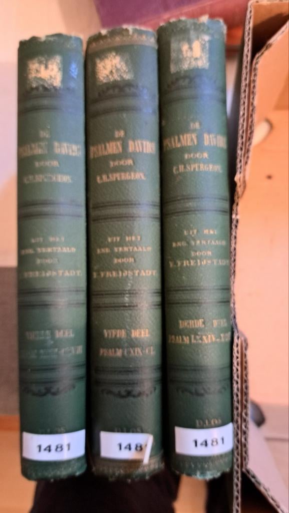 Christelijke boeken en bijbelveklaarders, Ophalen