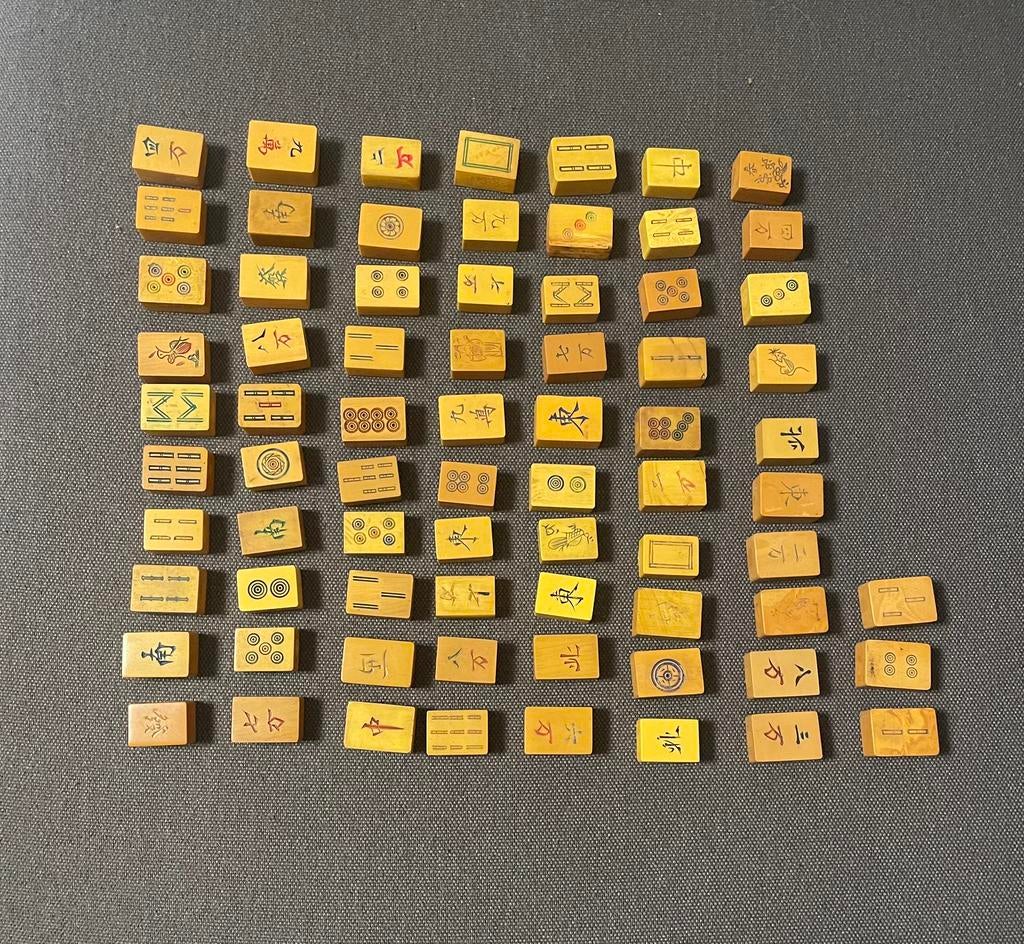 MAHJONG, Ophalen of Verzenden, Zo goed als nieuw, Sigarenbandjes