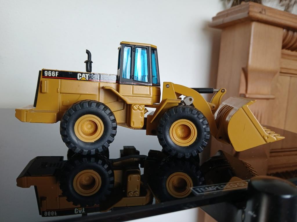 Caterpillar 966 Shovel - Vitrine Staat, Ophalen of Verzenden, Zo goed als nieuw, 1:32 tot 1:50, Overige merken