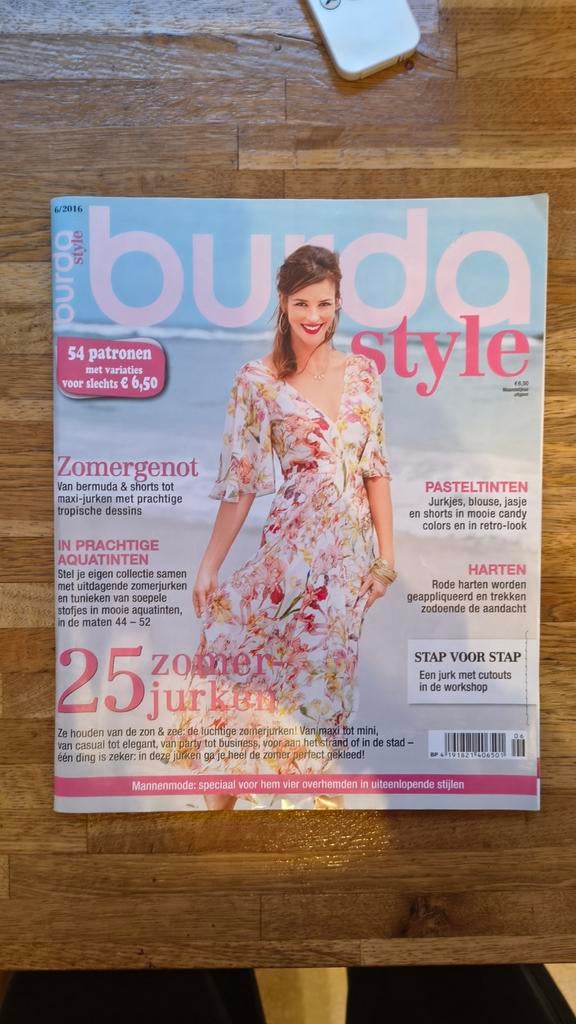 Burda - Fashion Trends - Diana Mode - Kledingpatronen, Hobby en Vrije tijd, Kledingpatronen, Overige typen, Vrouw, Zo goed als nieuw