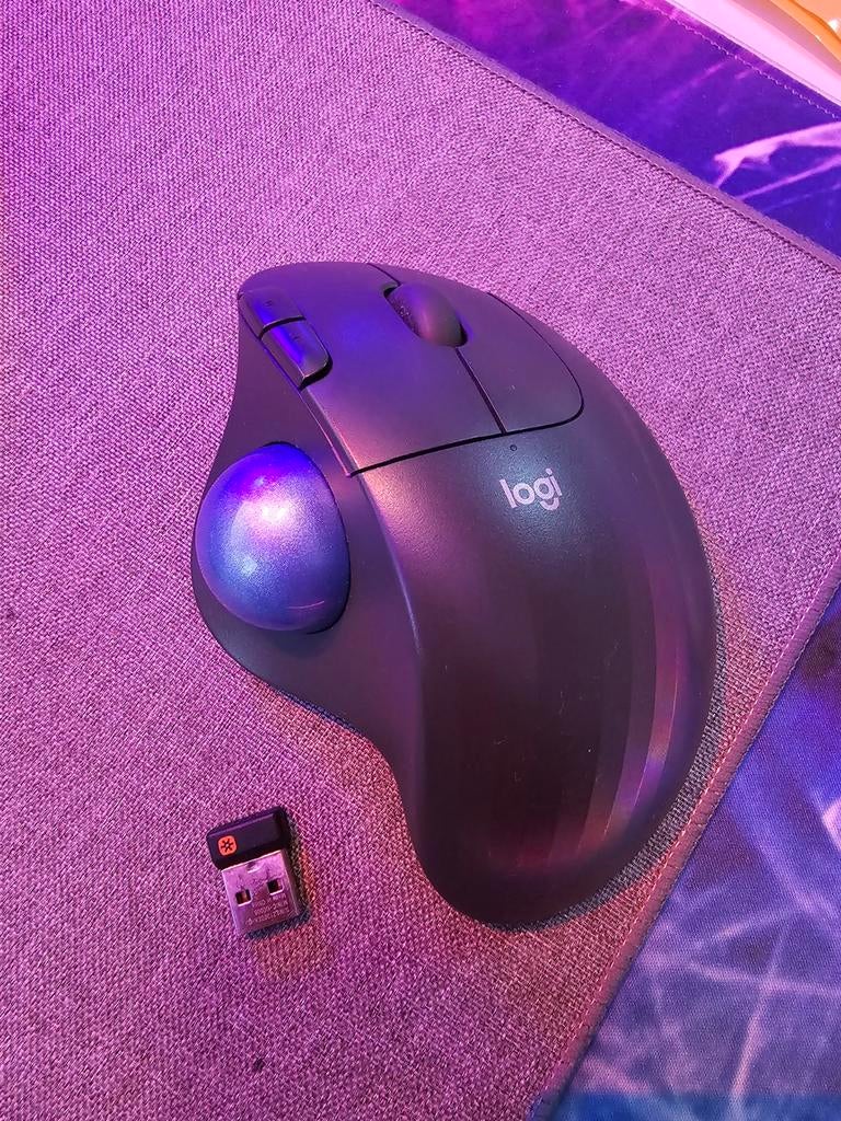 Logitech Ergo M575 Draadloze Trackball Muis, Computers en Software, Muizen, Rechtshandig, Muis, Gebruikt, Ergonomisch