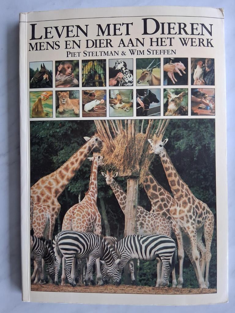 Leven met Dieren Mens en Dier aan het werk , Piet Steltman, Boeken, Dieren en Huisdieren, Ophalen of Verzenden, Zo goed als nieuw