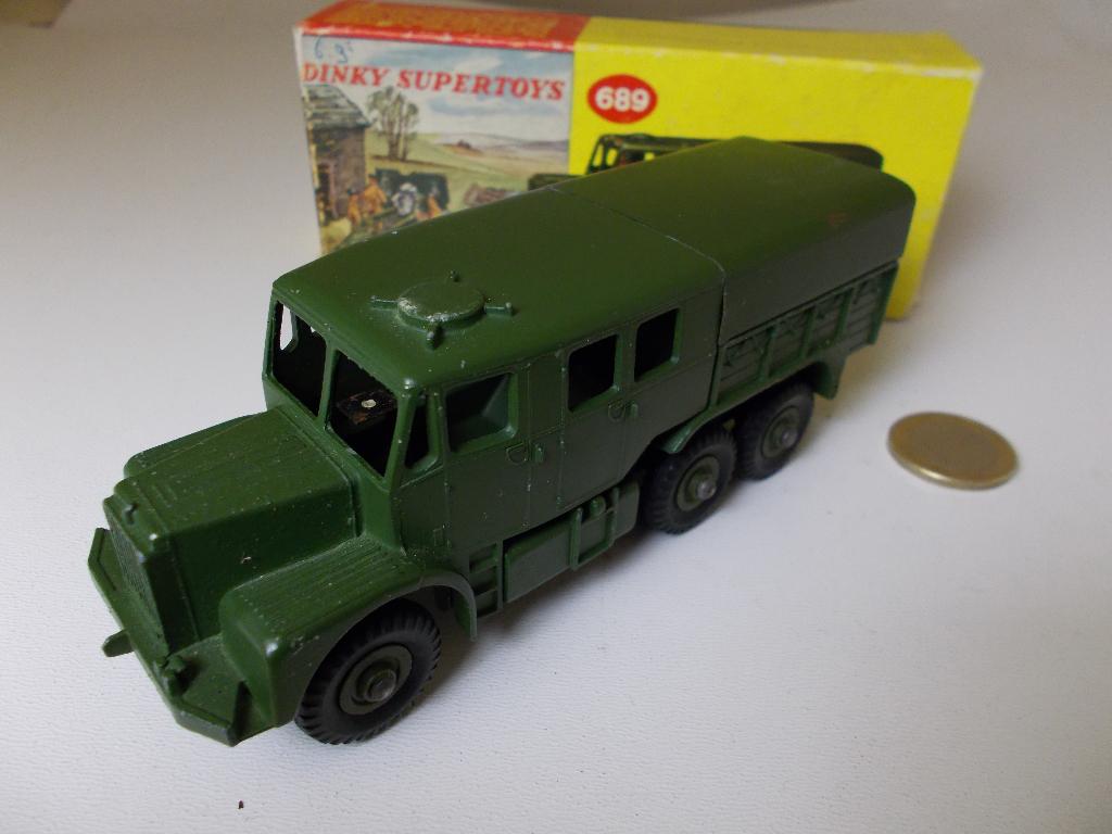 1958 Dinky SuperToys 689 MEDIUM ARTILLERY TRACTOR +DOOS (C), Ophalen of Verzenden, Zo goed als nieuw, Bus of Vrachtwagen, Dinky Toys