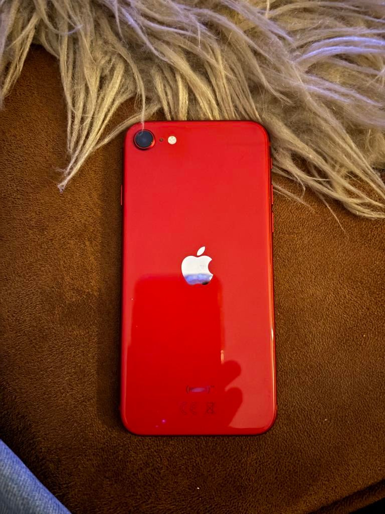 Rode iPhone SE - Goede Staat!, Telecommunicatie, Mobiele telefoons | Apple iPhone, Ophalen, Gebruikt, IPhone SE (2016), 64 GB