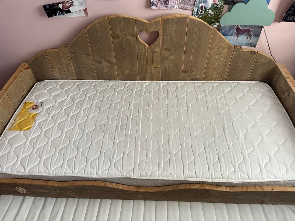 Houten kinderbed met uittreklade, Ophalen, 85 tot 100 cm, Zo goed als nieuw, Lattenbodem