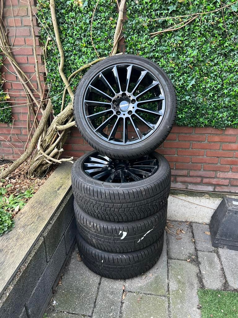 Bmw F30 Zwarte velgen 18 inch met winterbanden, Auto-onderdelen, Banden en Velgen, Ophalen, 18 inch, Gebruikt, Banden en Velgen