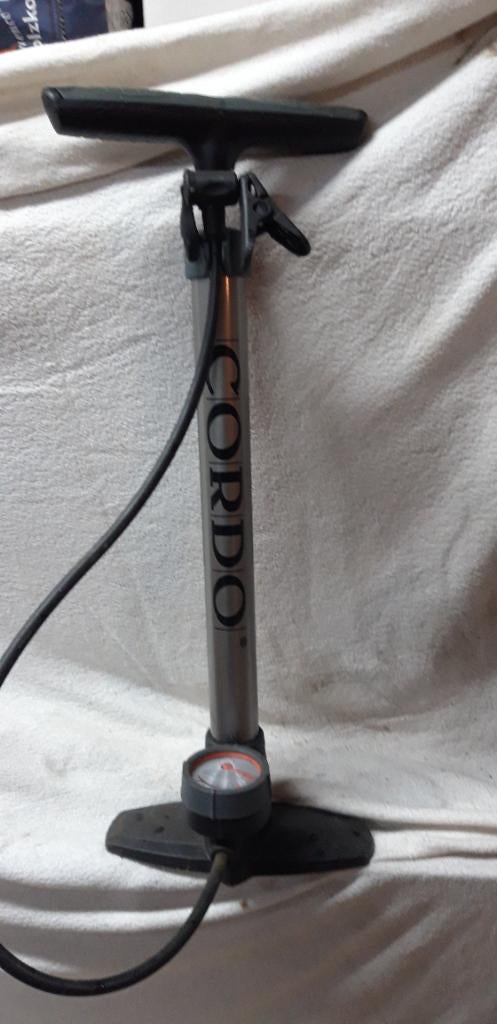 Fietspomp cordo, Ophalen of Verzenden, Drukmeter, Zo goed als nieuw