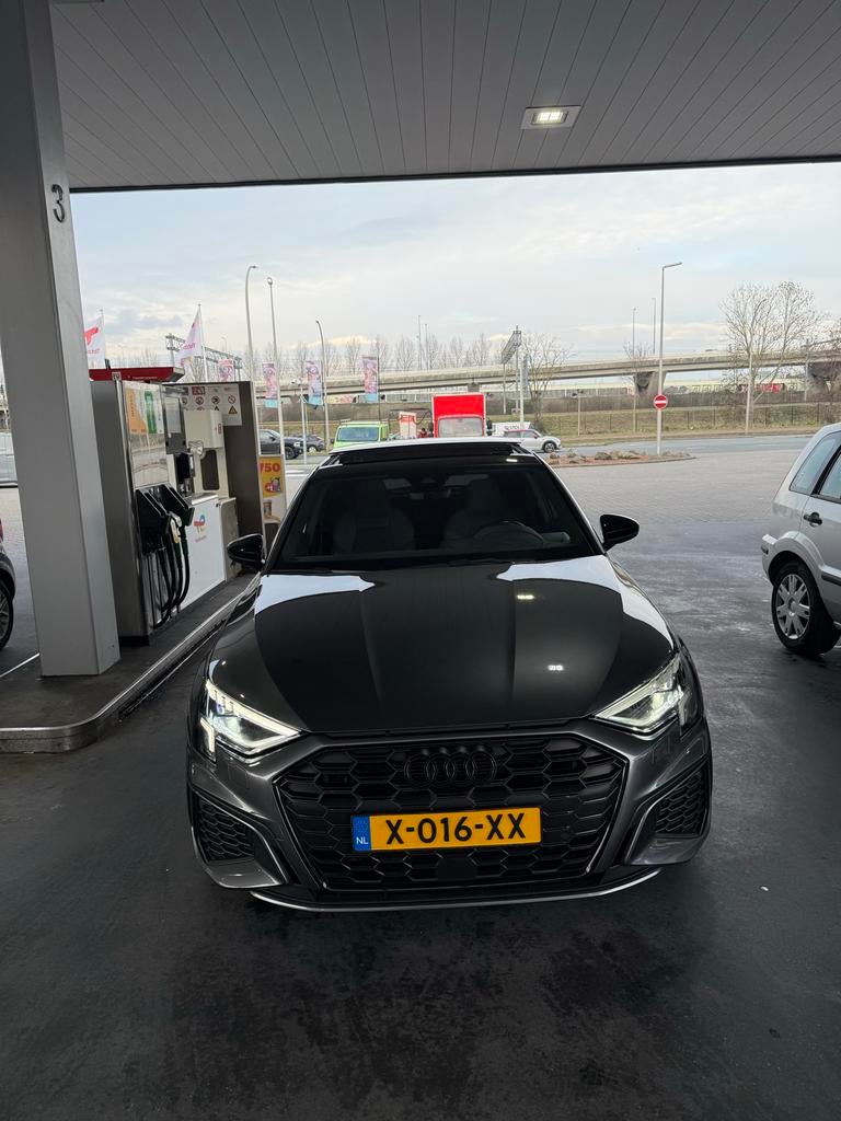 Audi A3 45 Tfsi e 204 Phev S-tronic 2021 Grijs, Auto's, Audi, 4 cilinders, Plug-in hybride, Grijs, 93 €/maand