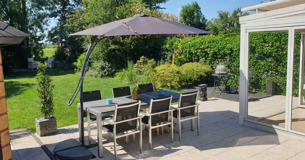 Te huur Luxe bungalow met ligplaats in randstad + ir Sauna, Tuin