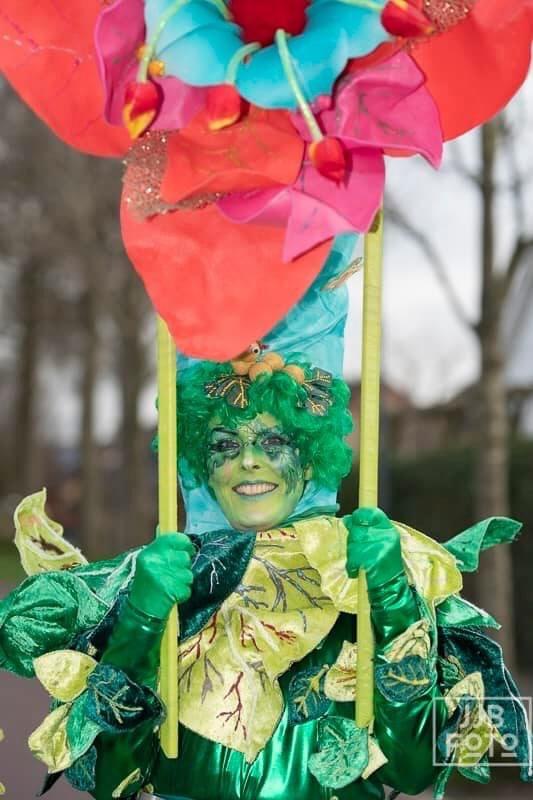 Carnavalsoutfit -Rupsje nooit genoeg, maat L - €125,-, Ophalen, Gedragen, Carnaval
