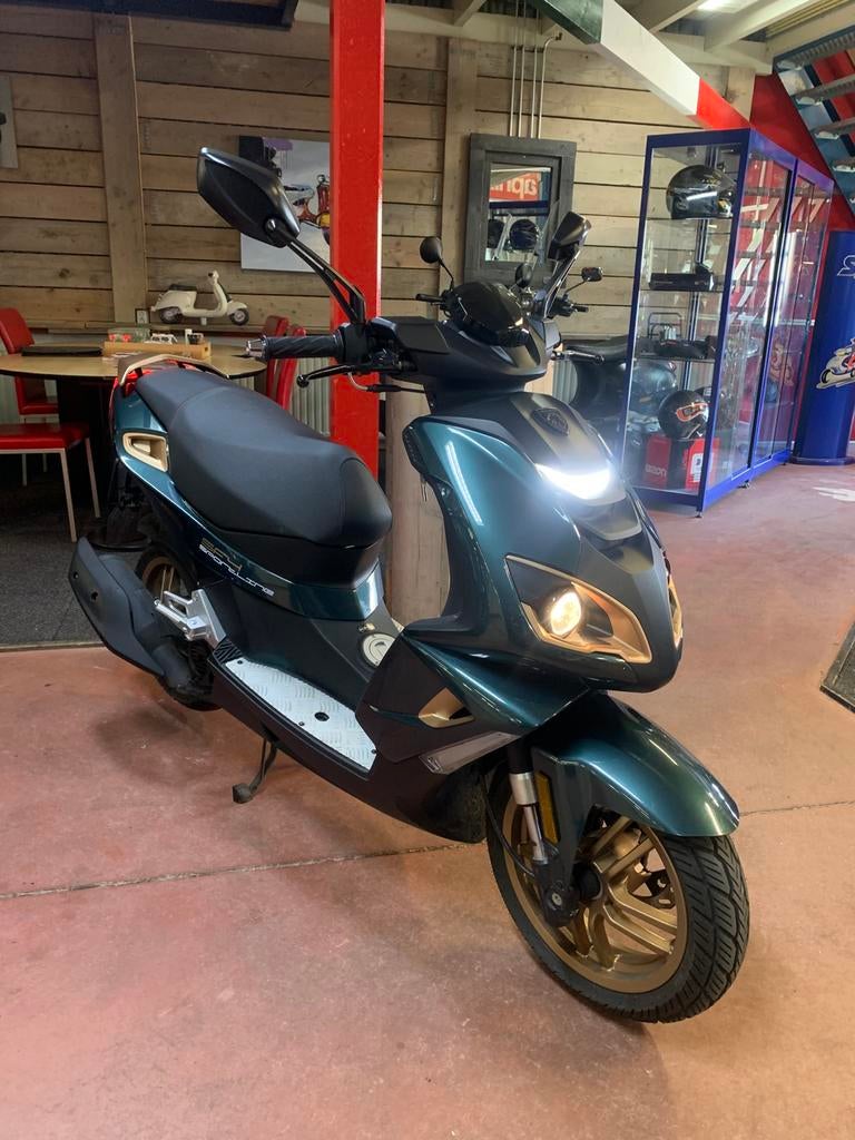 Gebro scooters: Peugeot speedfight 4 45KM Sportline, Maximaal 45 km/u, Ophalen of Verzenden, Zo goed als nieuw, Speedfight