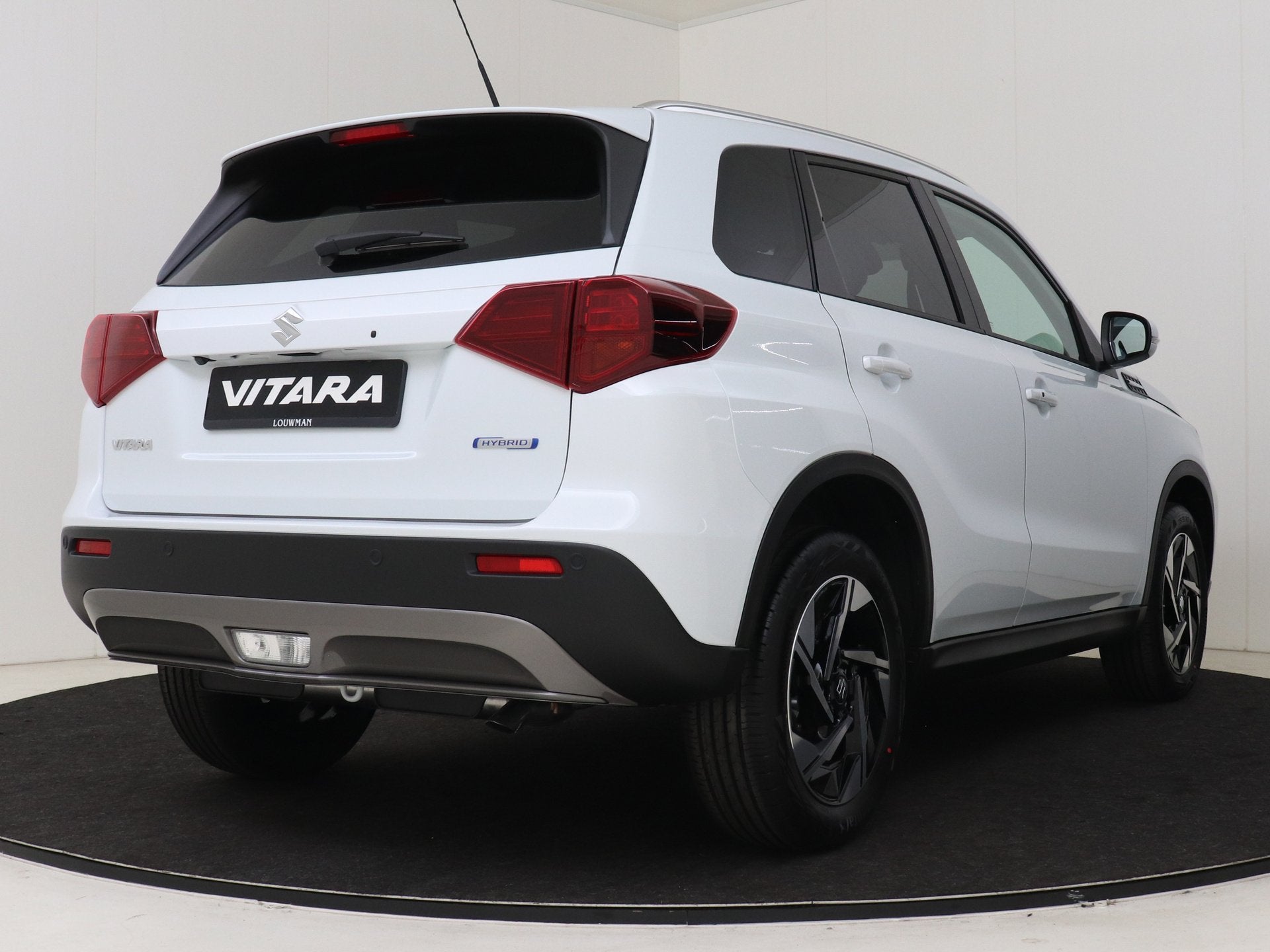 Suzuki Vitara 1.4 Boosterjet Style Hybrid Automaat | Navigat, 12 maanden, Zwart, 4 cilinders, Wit